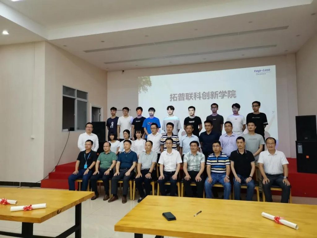在拓普聯(lián)科，我們學(xué)習(xí)提升，超越自我；